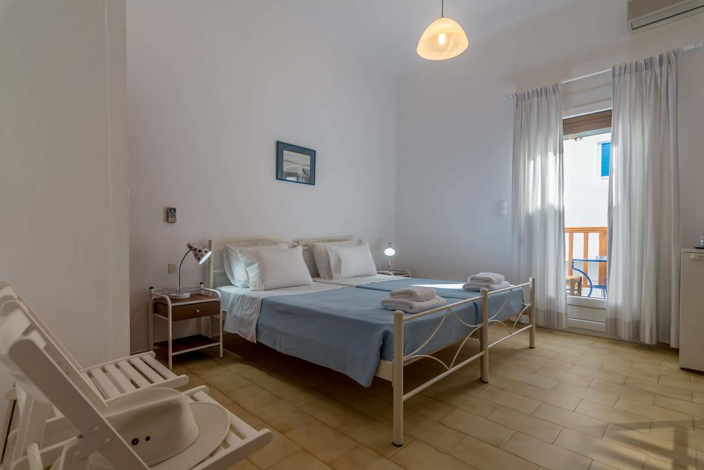 Hotel Delfini Adamantas  Exterior photo